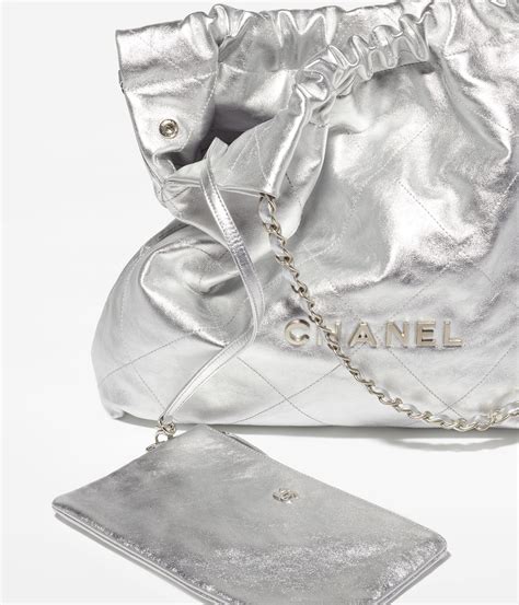 Chanel 22 handbag, Metallic calfskin & silver